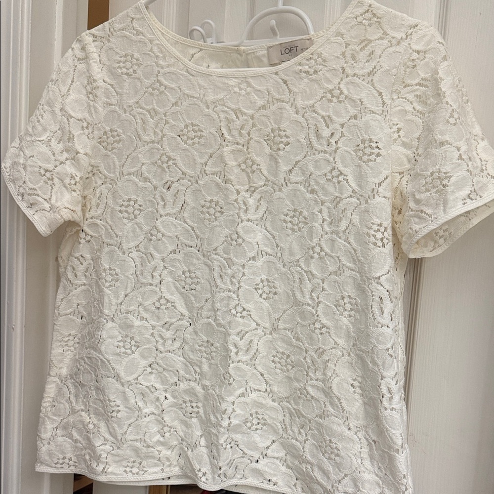 LOFT Women's Ivory Floral Lace top @-/: